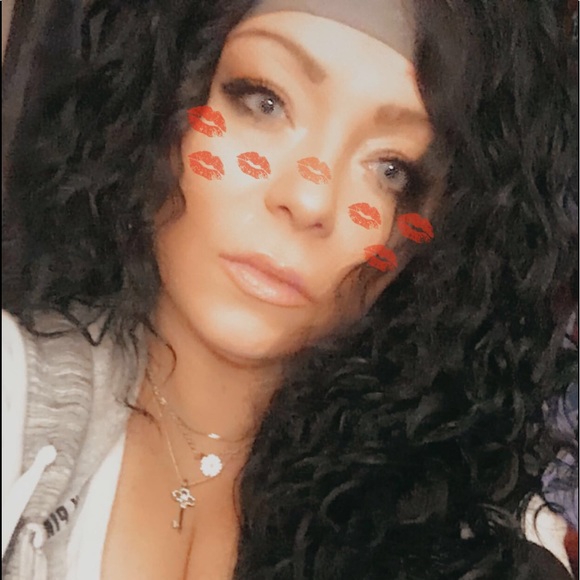 Meet your Posher, Apryl - Picture 14 of 16